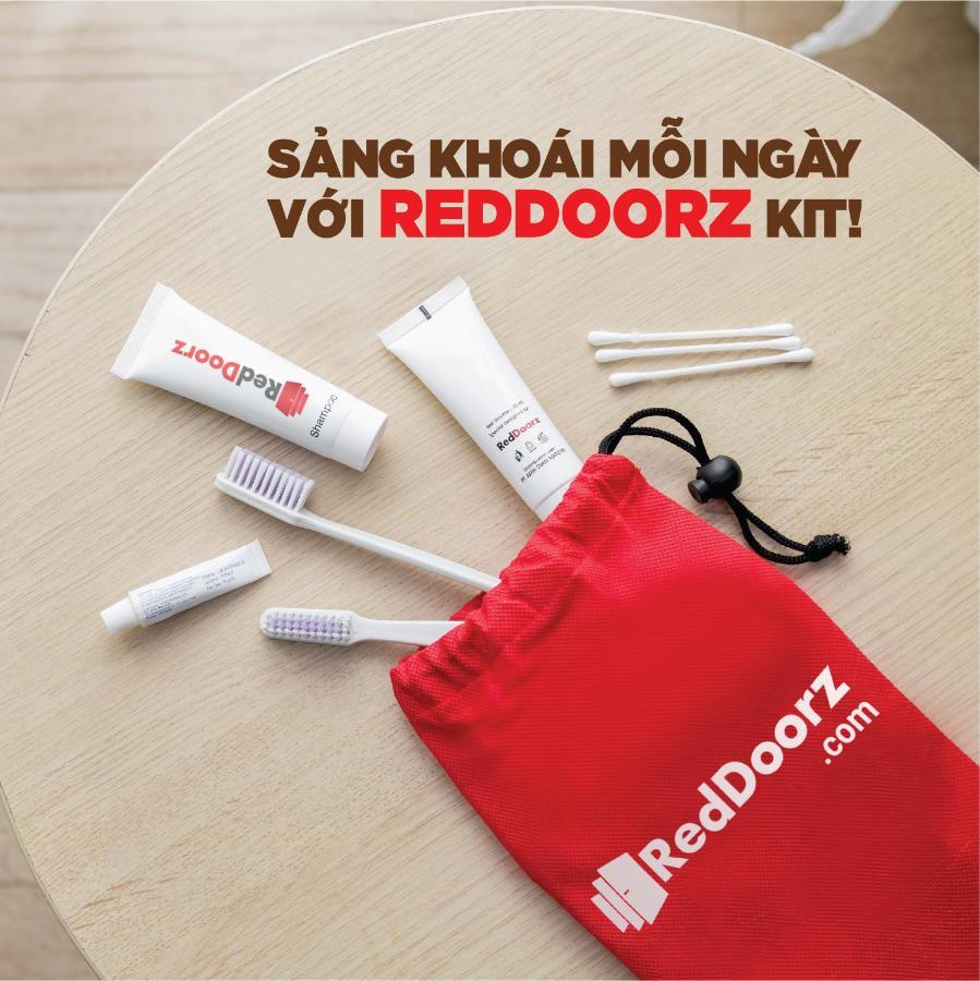 Reddoorz Tuan Viet Hotel Dinh Tien Hoang Хошимин Экстерьер фото
